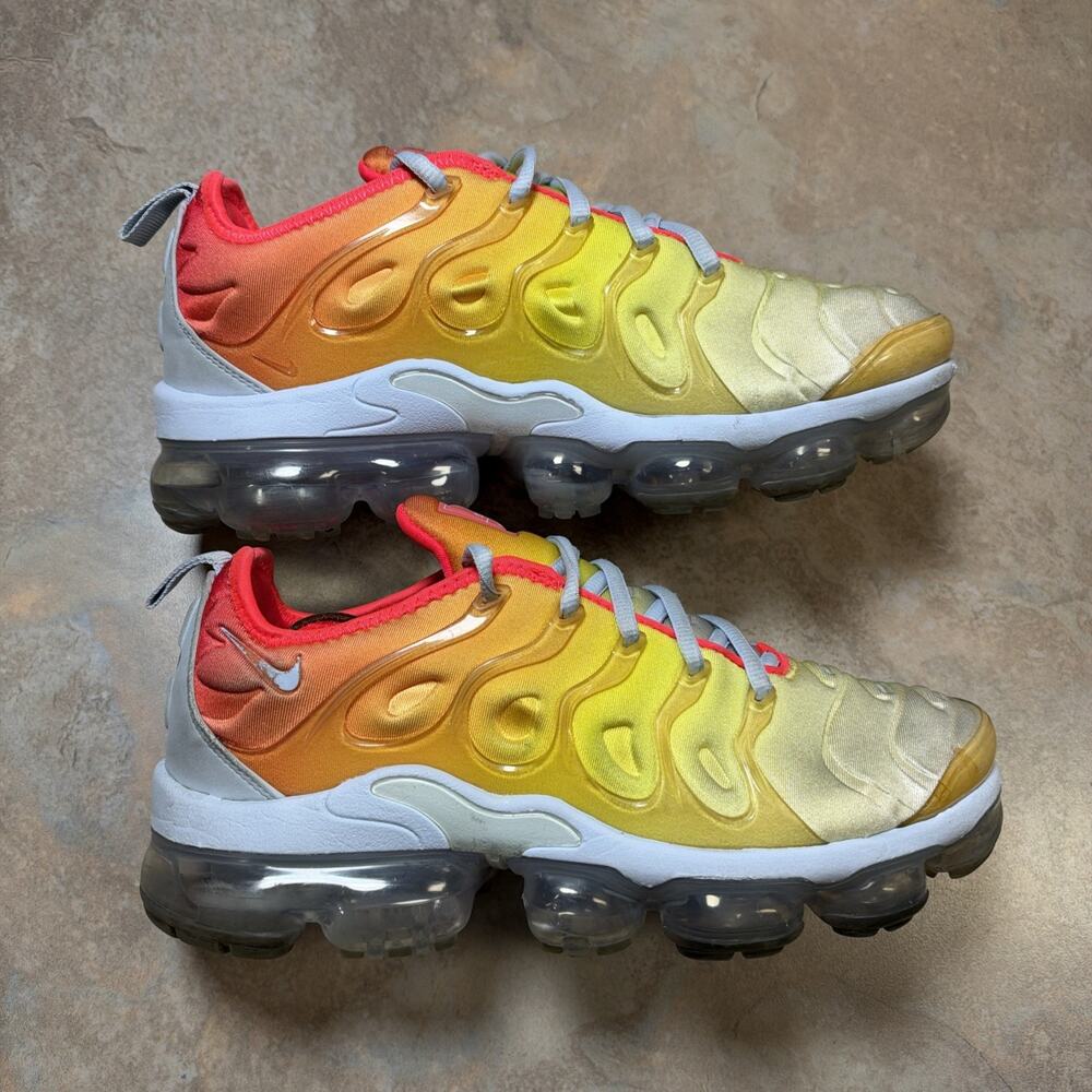 Nike Air VaporMax Plus Sunrise CW5593-400 Women's 8.5 Yellow Orange Pink